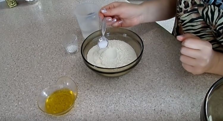 Mix the flour with salt and baking powder.