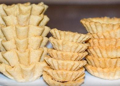 We prepare the right dough for tartlets according to a step-by-step recipe with a photo.