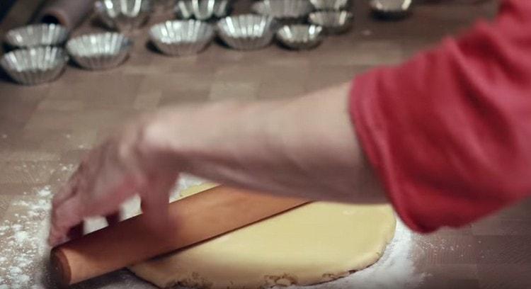 Abaisser la pâte.