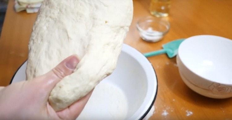 Kefir dough without yeast is prepared quickly, you can start working with it almost immediately.