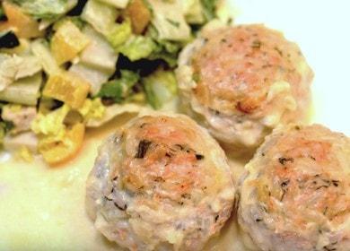 We cook tender meatballs in the oven with gravy according to a step-by-step recipe with a photo.