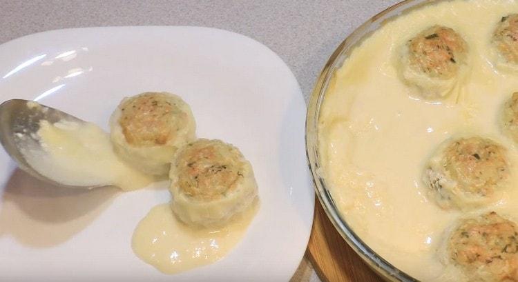 Ces boulettes de viande, cuites au four avec de la sauce, complètent à merveille n'importe quel plat d'accompagnement.