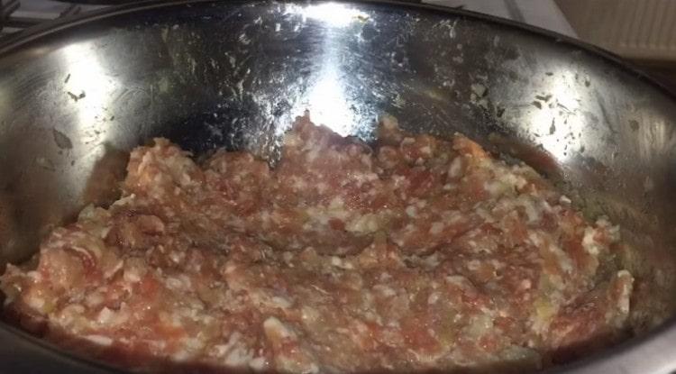 Stuffing minced with chopped onions.