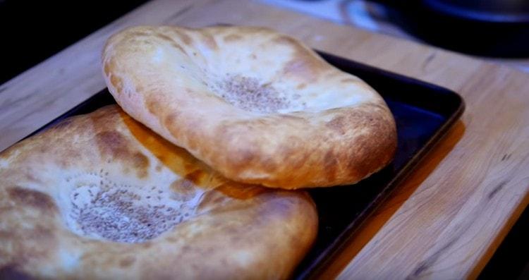 La tortilla ouzbek est un excellent substitut du pain.