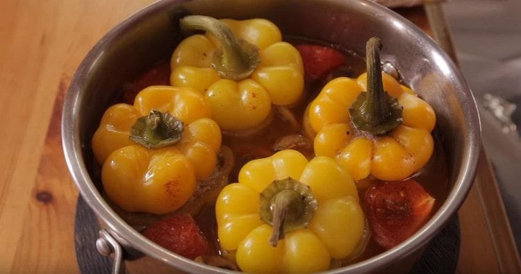 Now you know a wonderful recipe to cook stuffed peppers in a new way.