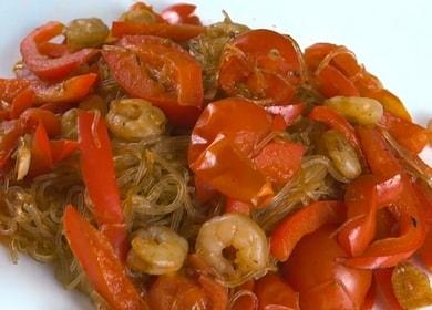Funchose appétissant aux crevettes: nous préparons selon la recette avec des photos étape par étape.
