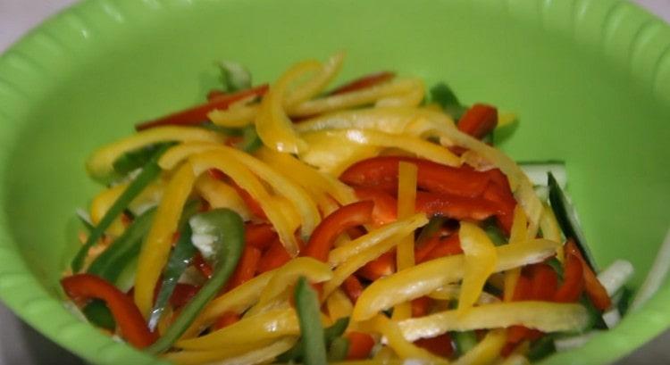 Chop the bell pepper in the same strips.