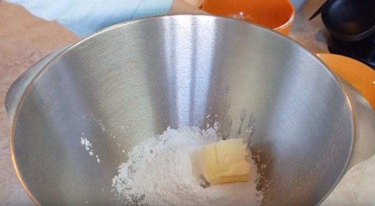 Ajouter le sucre vanillé et le beurre.