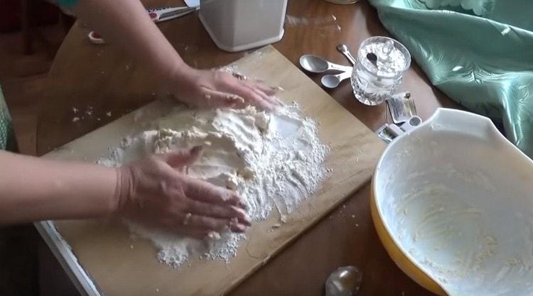 Knead the dough well on the work surface.
