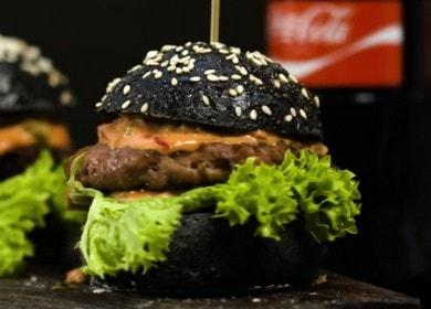 Juicy meat black homemade burger 🍔