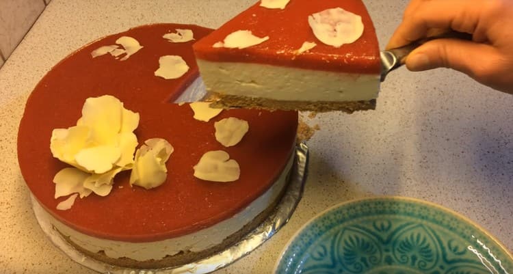 As you can see, this recipe will allow you to cook a delicious cheesecake with mascarpone, even if you have not come across such a dessert before.