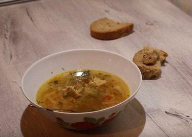 Cocinamos una deliciosa sopa de repollo con frijoles de acuerdo con una receta paso a paso con una foto.