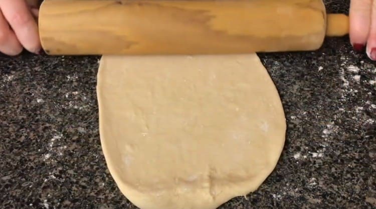 Roll out each part of the dough.