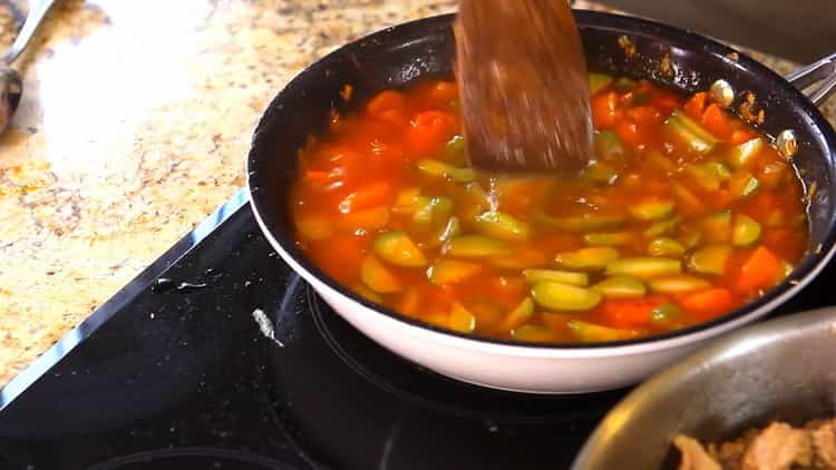 Para preparar lo básico tártaro, prepara la salsa