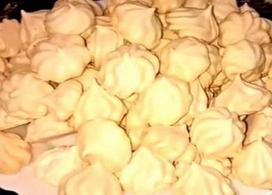 Comment apprendre à cuisiner de délicieuses meringues au four selon la recette classique