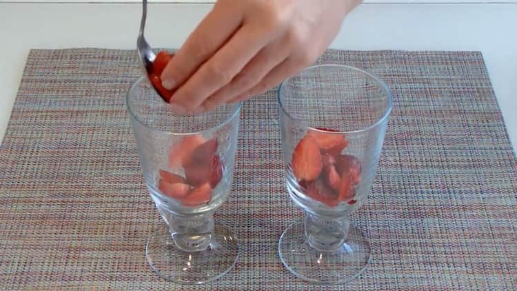 Prepare berries to make blanmange