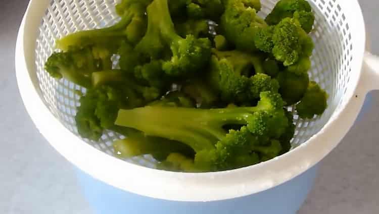 Za kuhanje prokuhajte brokoli