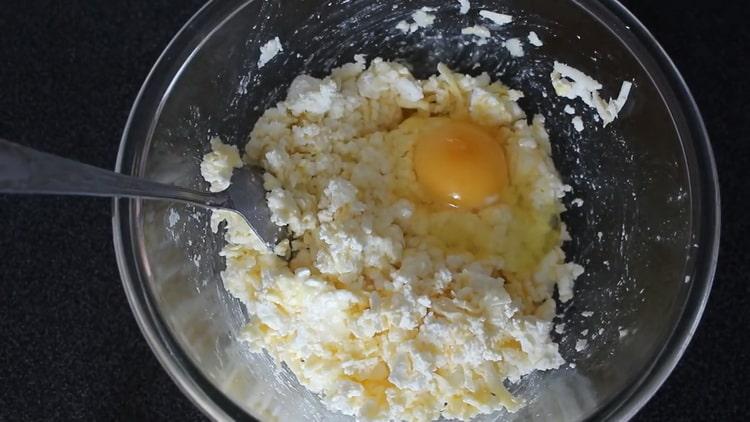 To prepare cheese waffles in a waffle iron, prepare the ingredients