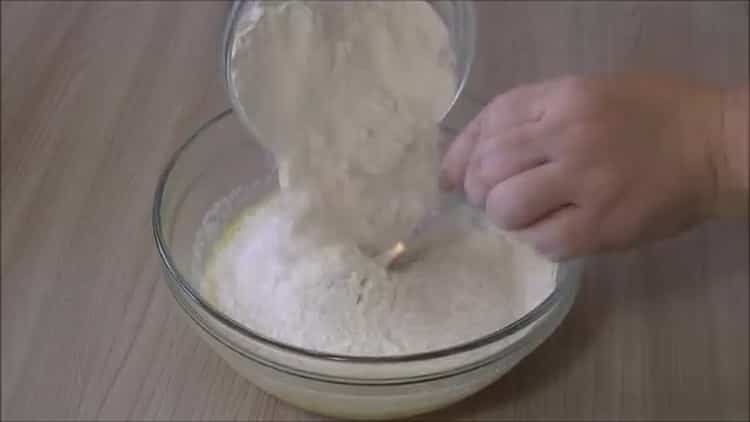 Prosijte brašno da napravite vafle