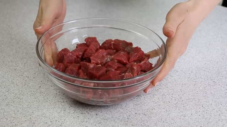 Comment faire cuire le sarrasin avec de la viande dans une casserole