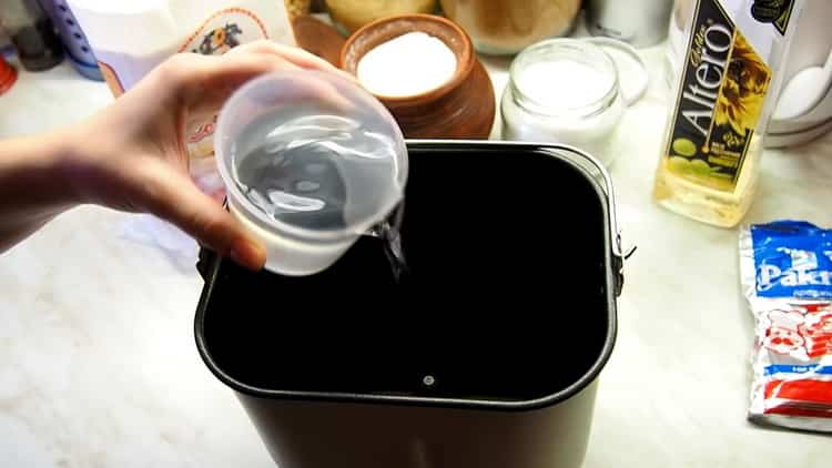 Cooking yeast dough in a bread machine