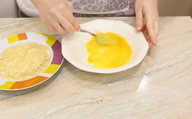 Prepara los ingredientes para el helado frito.