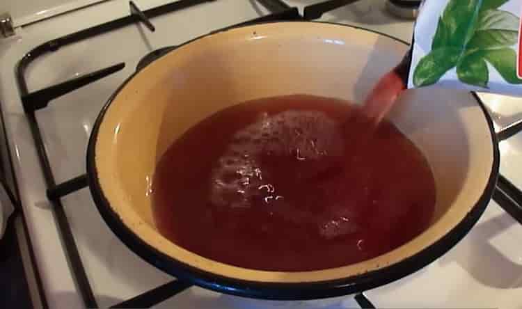 Para hacer gelatina, mezcle los ingredientes