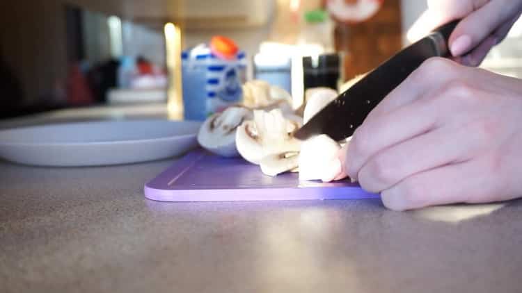 Cooking champignon julienne