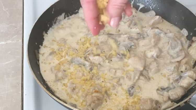 Rallar queso para cocinar