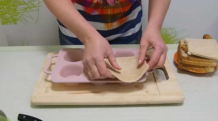 To make julienne, prepare a mold