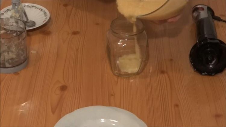 To make ginger, pour the mixture into a jar