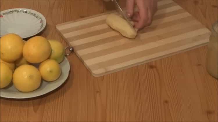 Cooking ginger with lemon and honey.