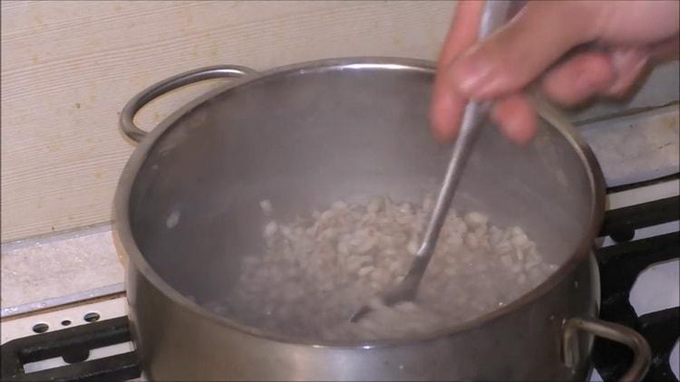 Comment faire cuire de l'orge friable dans de l'eau: une recette pas à pas avec une photo