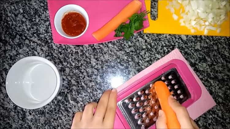 To cook lentils, grate carrots