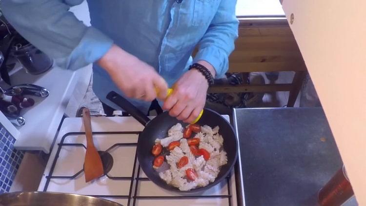 Za kuhanje pripremite rajčicu