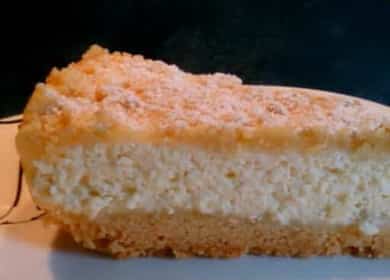 Cheesecake royal savoureux dans une mijoteuse selon une recette étape par étape avec photo