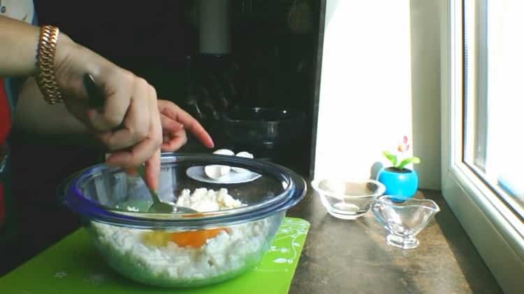 Pour mélanger les gâteaux au fromage, mélanger les ingrédients