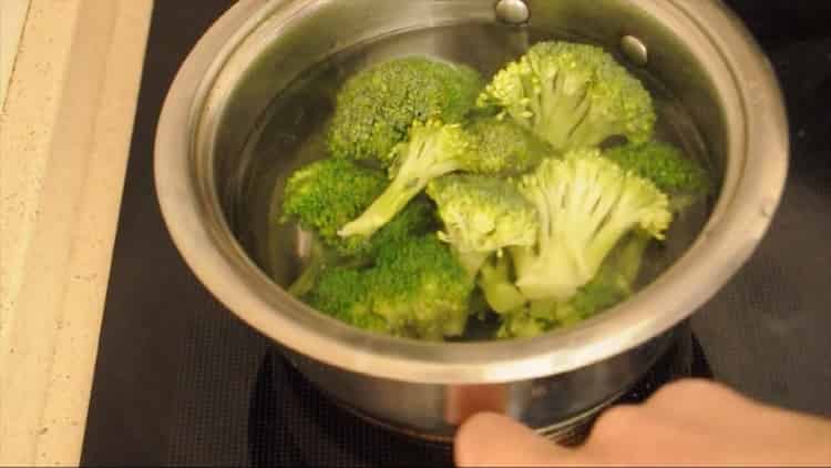 Cooking broccoli cutlets