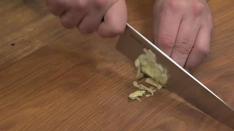 Cooking shrimp in a creamy sauce