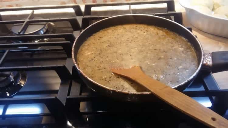 Pour faire des boulettes de viande, préparez la sauce