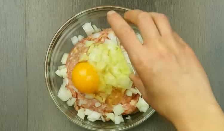 para la preparación de albóndigas, prepare los ingredientes