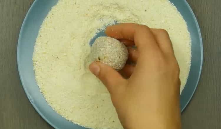 to prepare meatballs, prepare a breading