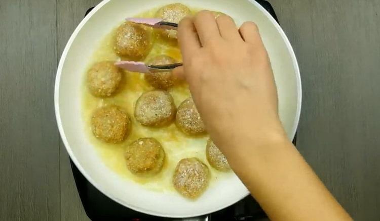 to cook meatballs, fry products