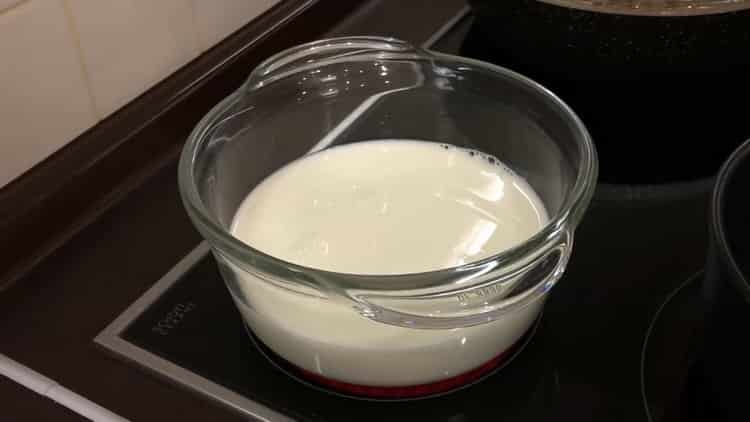 Para hacer lasaña, calienta la leche