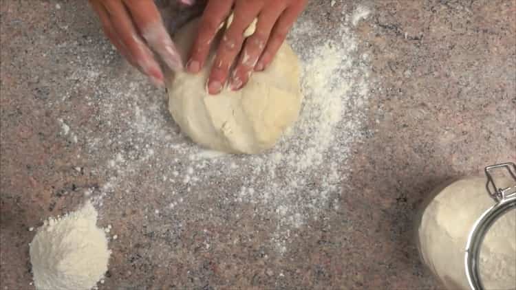 Very light pizza yeast dough - Italian recipe