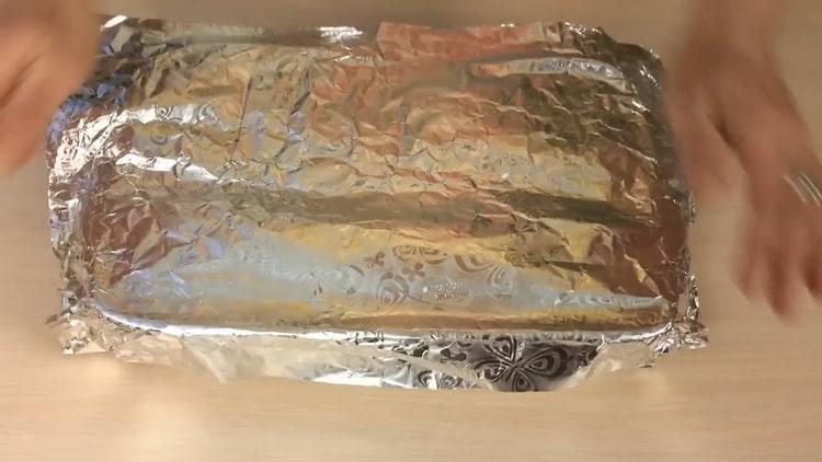 For the preparation of cabbage rolls, cover the mold with foil