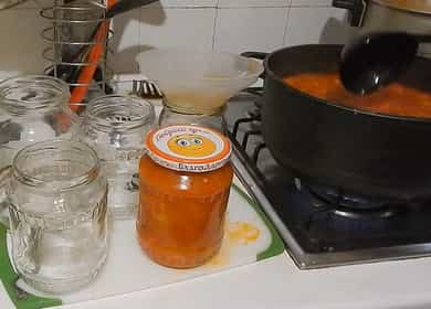 Paprika à la pâte de tomate pour l'hiver - très simple et savoureux