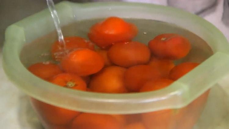 Blanširajte rajčice za lecho