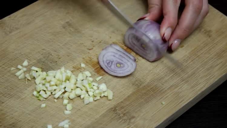 Cooking pasta with gravy