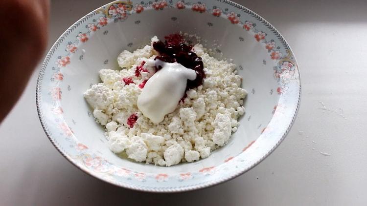 Pour la préparation de pâtes au fromage blanc, préparez les ingrédients